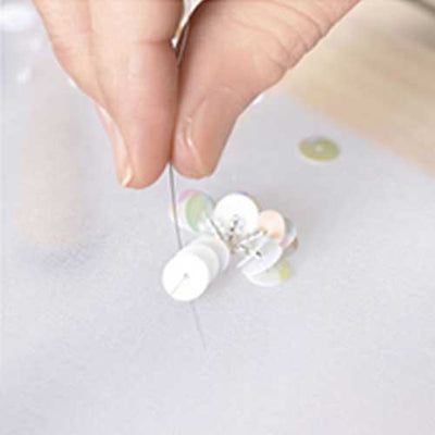 ビーズ刺しゅう