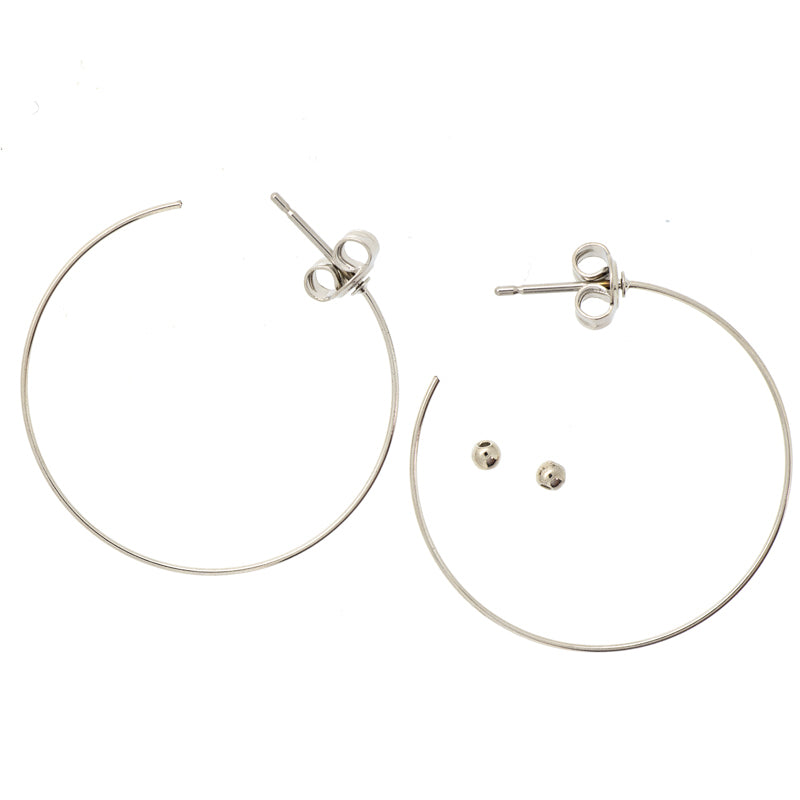 ループピアス（ピアノ線）