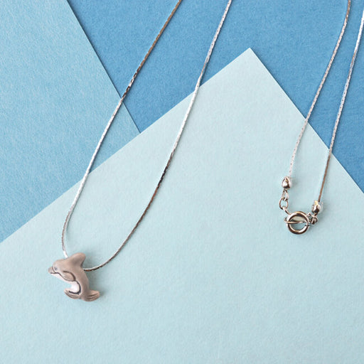 ハンドメイドの材料紹介「「イルカのネックレス」の材料」