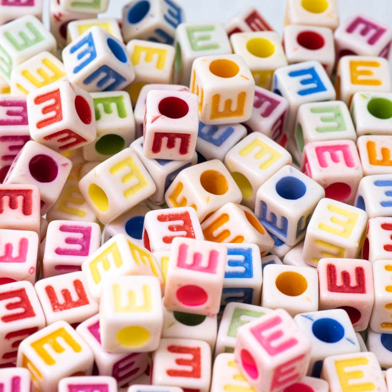 イニシャルビーズ （E）