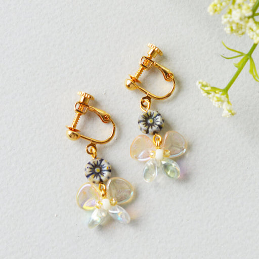 ハンドメイドの材料紹介「「ローズペタルビーズとフラワービーズで作る 蝶々のイヤリング（オーロラ）」の材料」