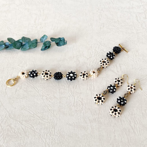 ハンドメイドの材料紹介「「ドットフラワーのアクセサリー」の材料」