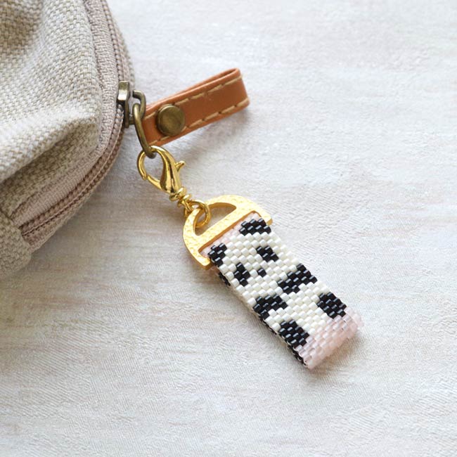 ハンドメイドの無料レシピ「ペヨーテステッチで作るパンダストラップ」