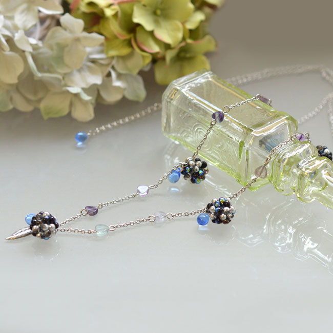ハンドメイドの材料紹介「「紫陽花のスモーキーブルーネックレス」の材料」