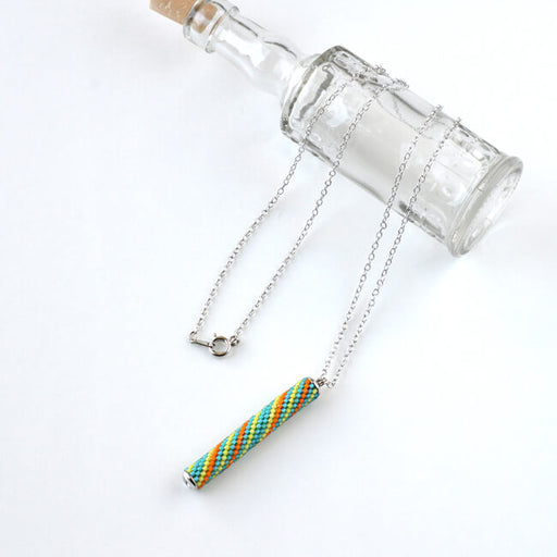 ハンドメイドの材料紹介「「ペヨーテステッチで作るスパイラルローリングビーズネックレス（カラフル）」の材料」