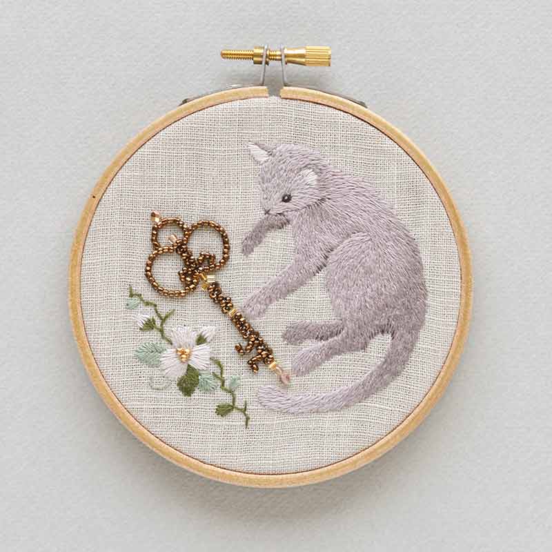 Mischievous Cat Wall Decoration（いたずらネコの壁飾り）