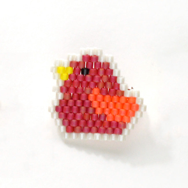 ハンドメイドの材料紹介「「シェイプドステッチで作る小鳥ブローチ（赤）」の材料」