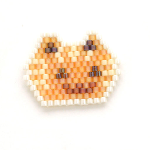 ハンドメイドの材料紹介「「シェイプドステッチで作るぶさねこブローチ（茶トラ）」の材料」