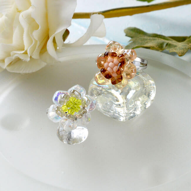 グラスチップで作るホワイトローズのリング