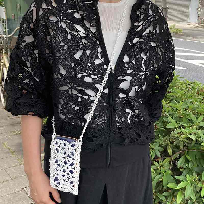 モチーフつなぎのスマホポシェット（ホワイト）