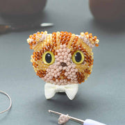 ビーズ編みの猫ブローチキット(キジトラ)