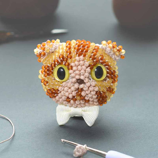 ビーズ編みの猫ブローチキット(キジトラ)