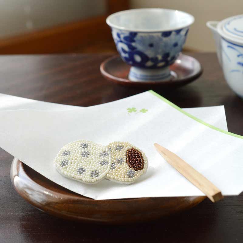 はらぺこブローチ（豆大福）