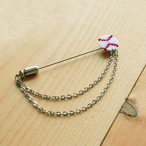 ハンドメイドの無料レシピ「野球ボールのピンブローチ」