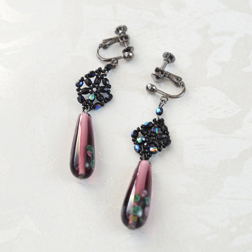 ハンドメイドの材料紹介「「ランプワークビーズのフローラルイヤリング（パープル）」の材料」