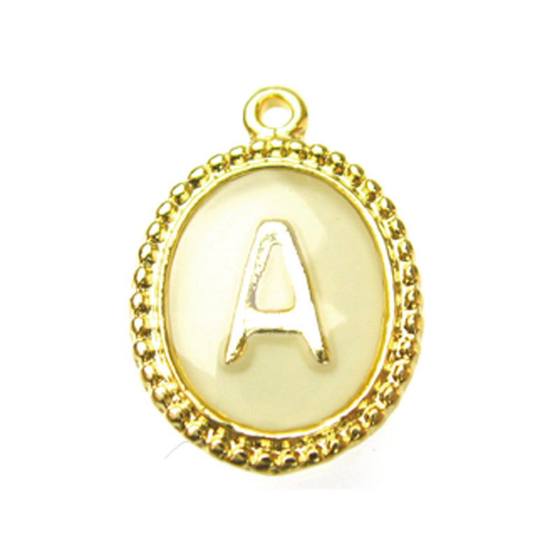 アルファベットチャーム（ホワイト・G）