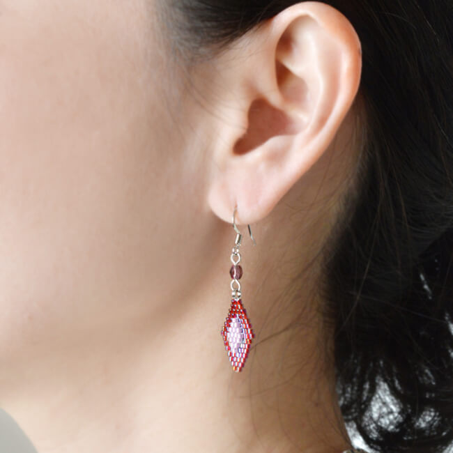 レイヤードステッチで作る菱形ピアス