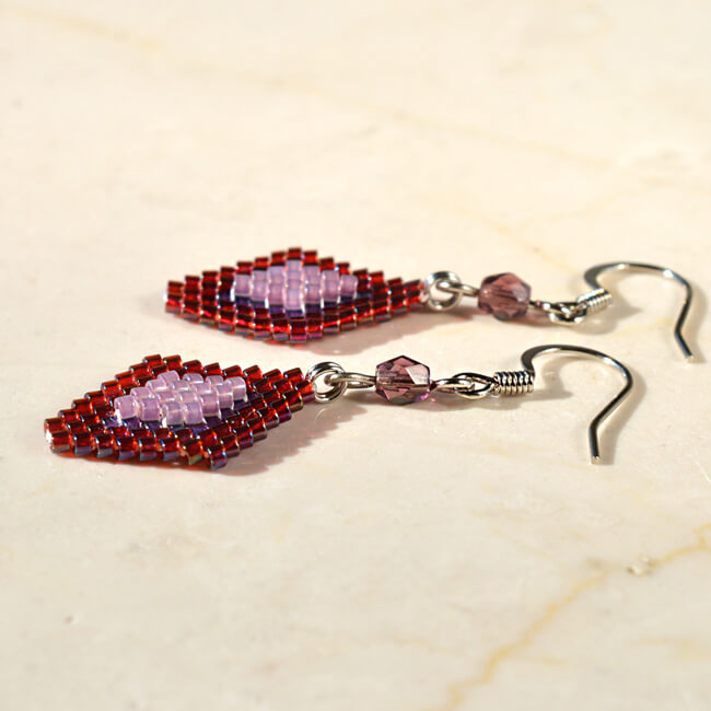 レイヤードステッチで作る菱形ピアス