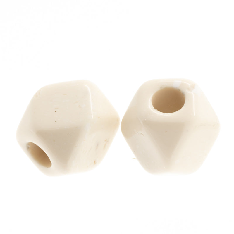 プラスチックビーズ