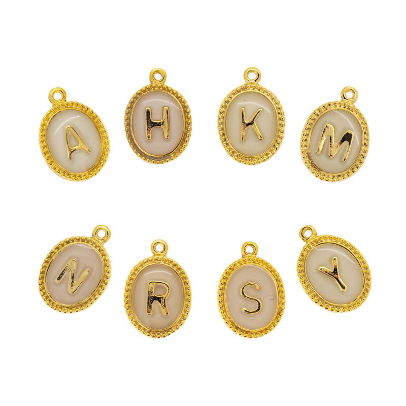 アルファベットチャーム（ホワイト・G）