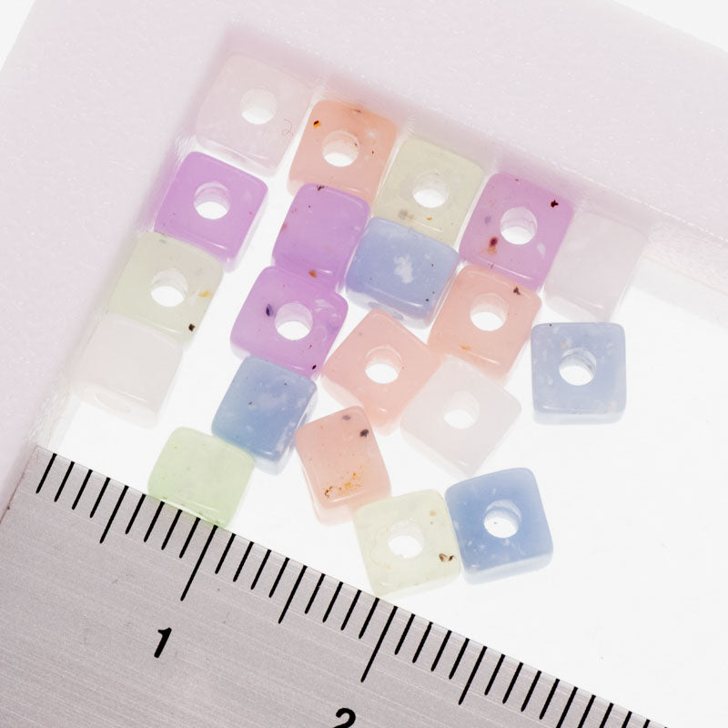 プラスチックビーズ