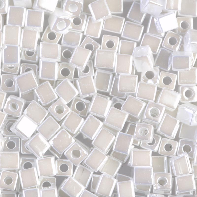スクエアビーズ 4mm SB420