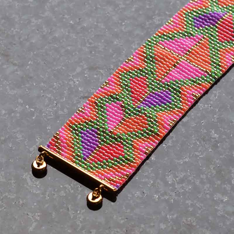 デリカビーズ(ルミナスカラー)のビーズ織りブレス