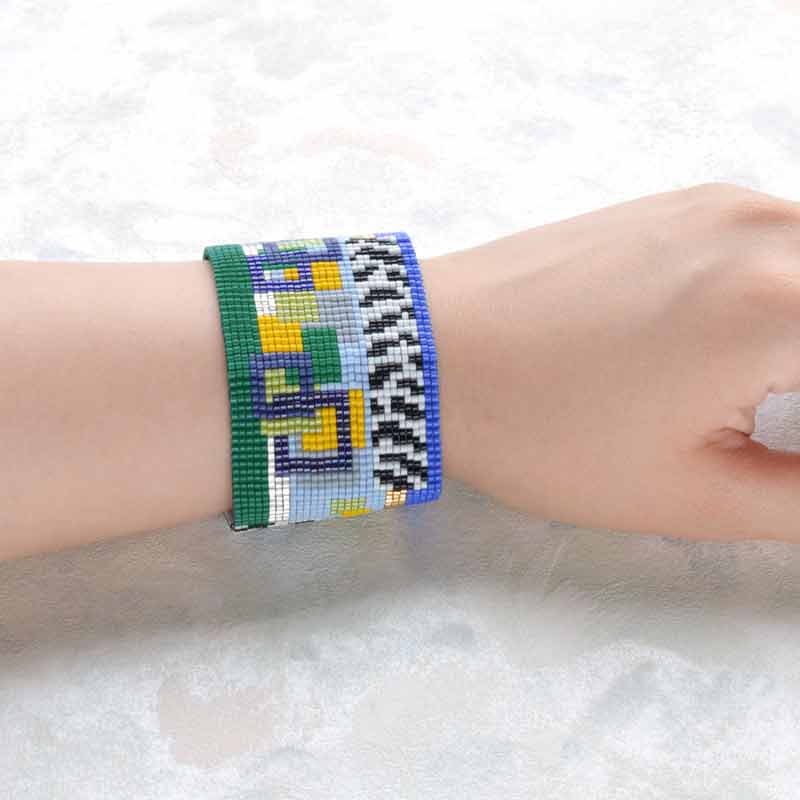 ビーズ織りで作るワイドブレスレット
