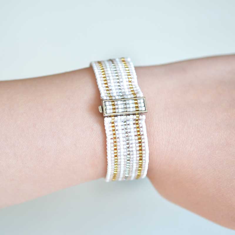 デリカビーズ織りで作るストライプブレス