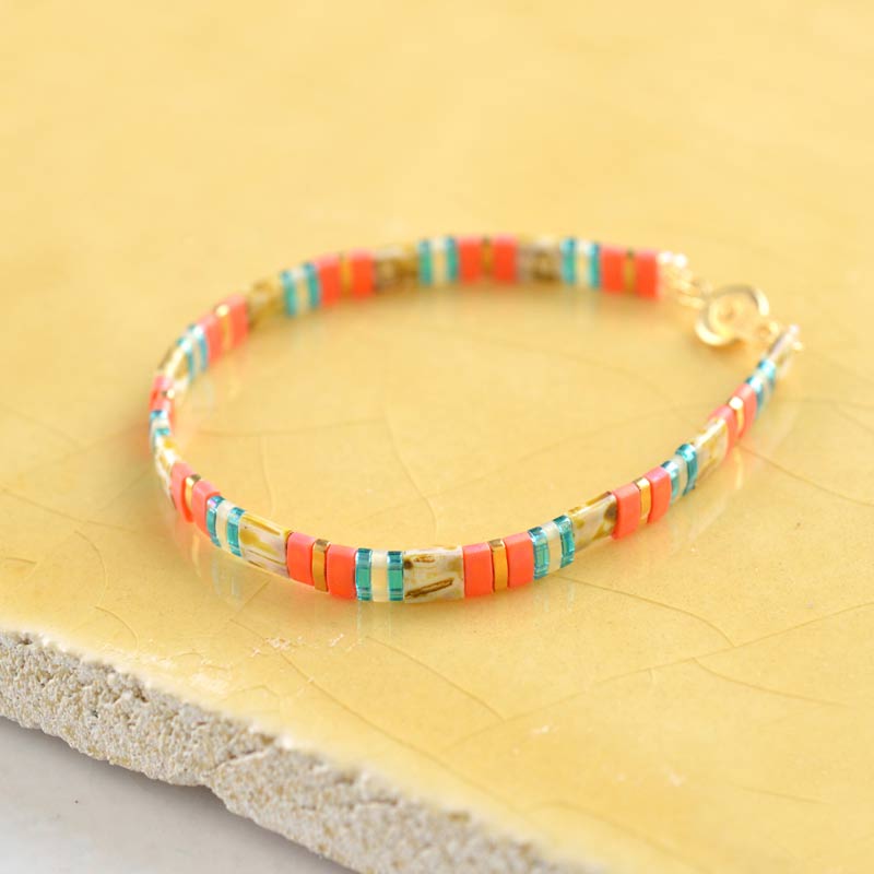 ティラビーズのファインカラーブレス（金具タイプ）