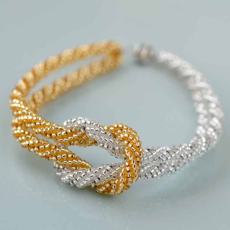 2色のヘリンボーンスパイラルブレス