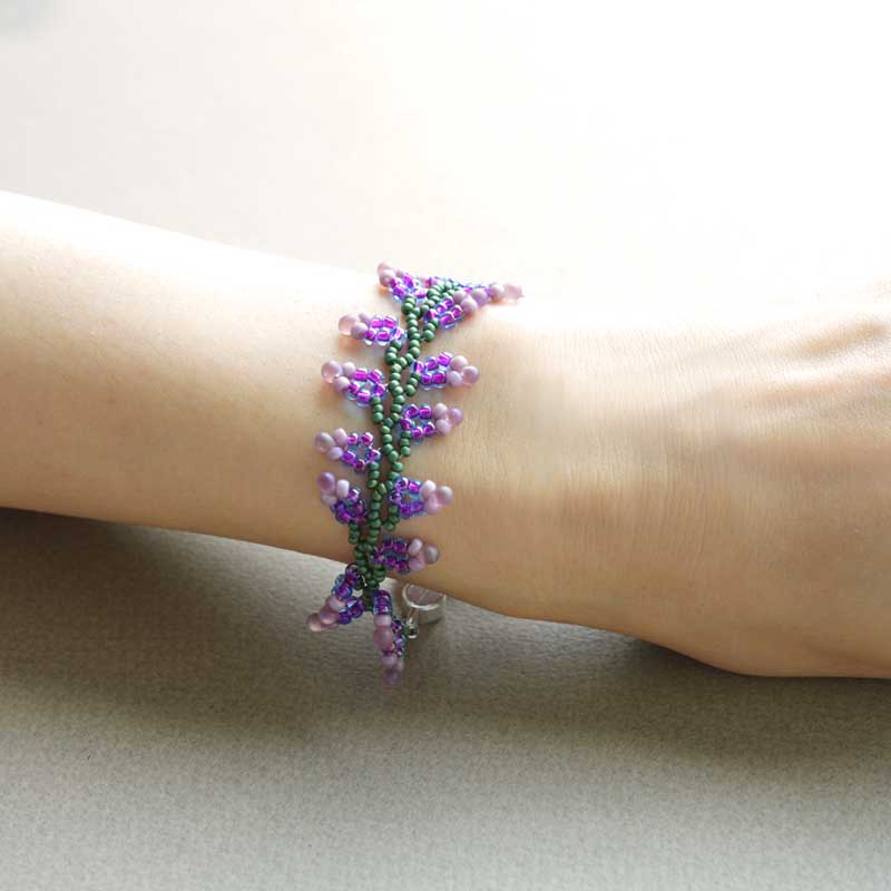 ラベンダーチェーンのブレスレット