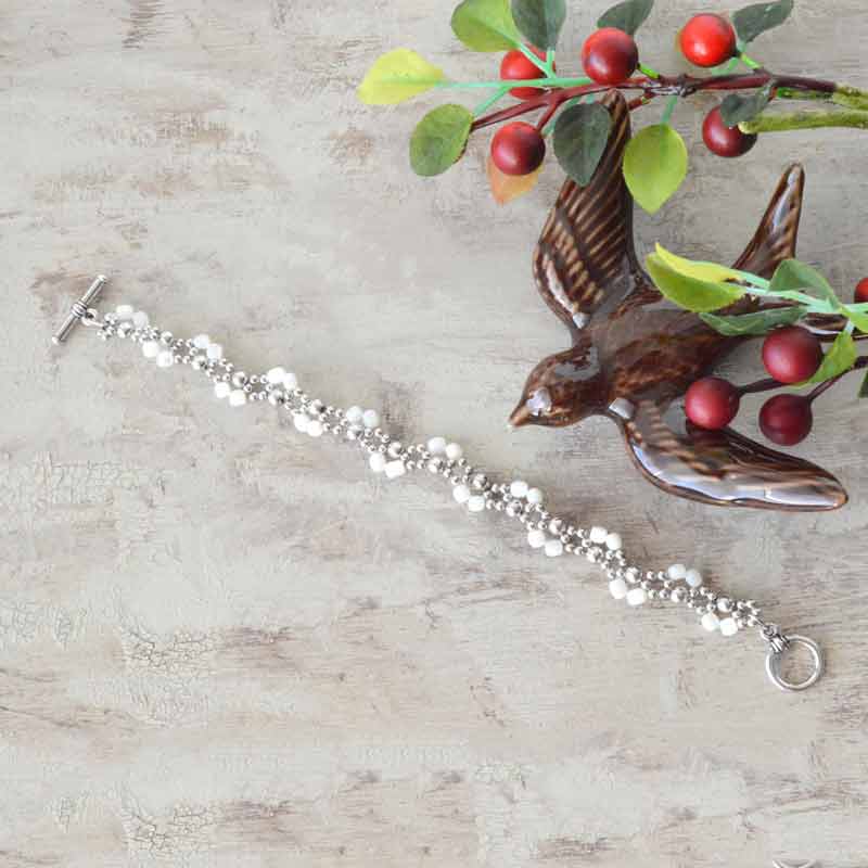 トロカビーズのウェーブブレスレット