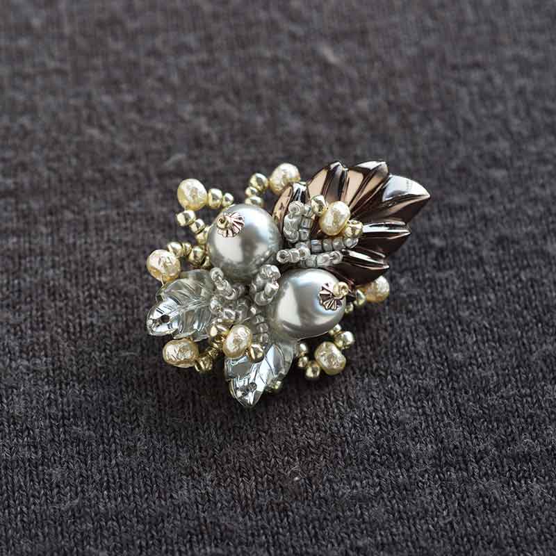 レディブーケブローチ