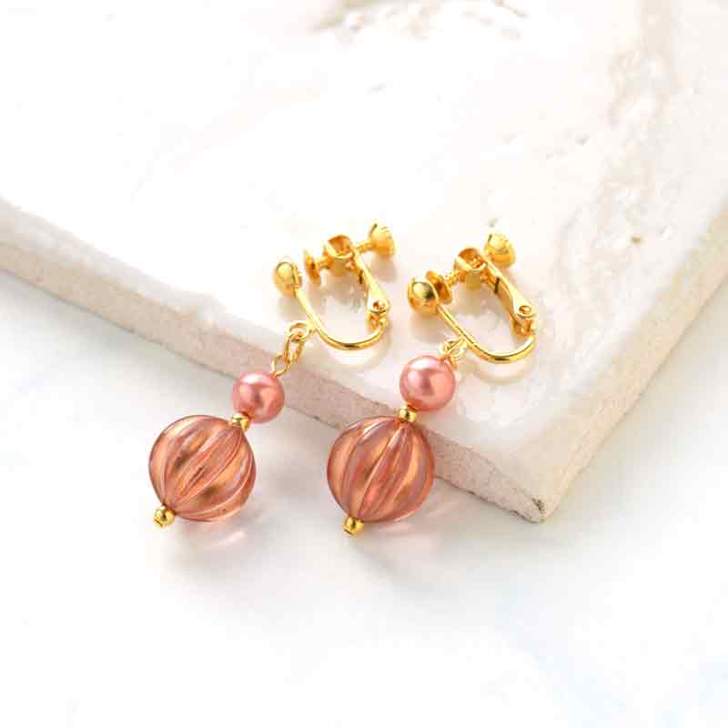 メロンボールのイヤリング