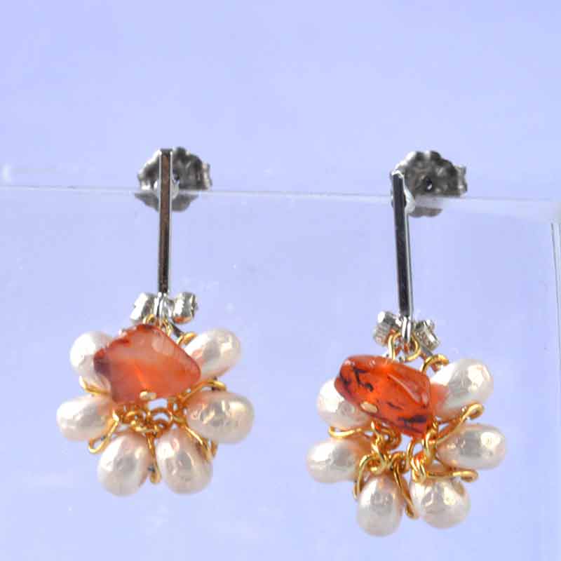 フラワーピアス（ジェイドレッド）