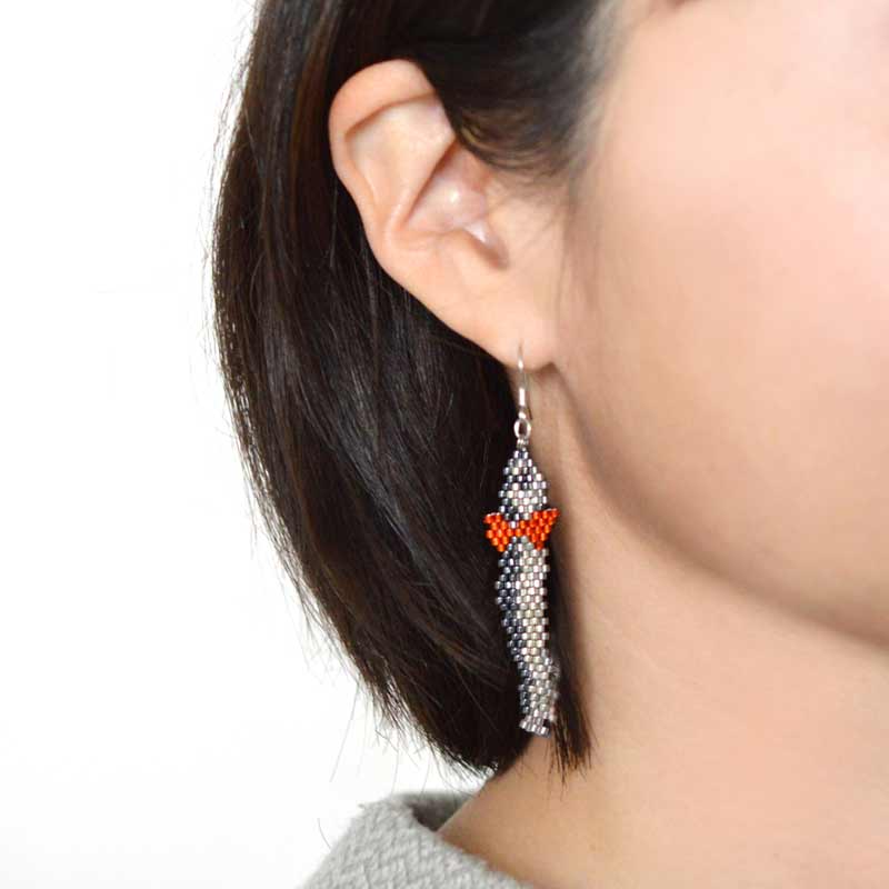 シェイプドステッチで作る煮干しカップルピアス