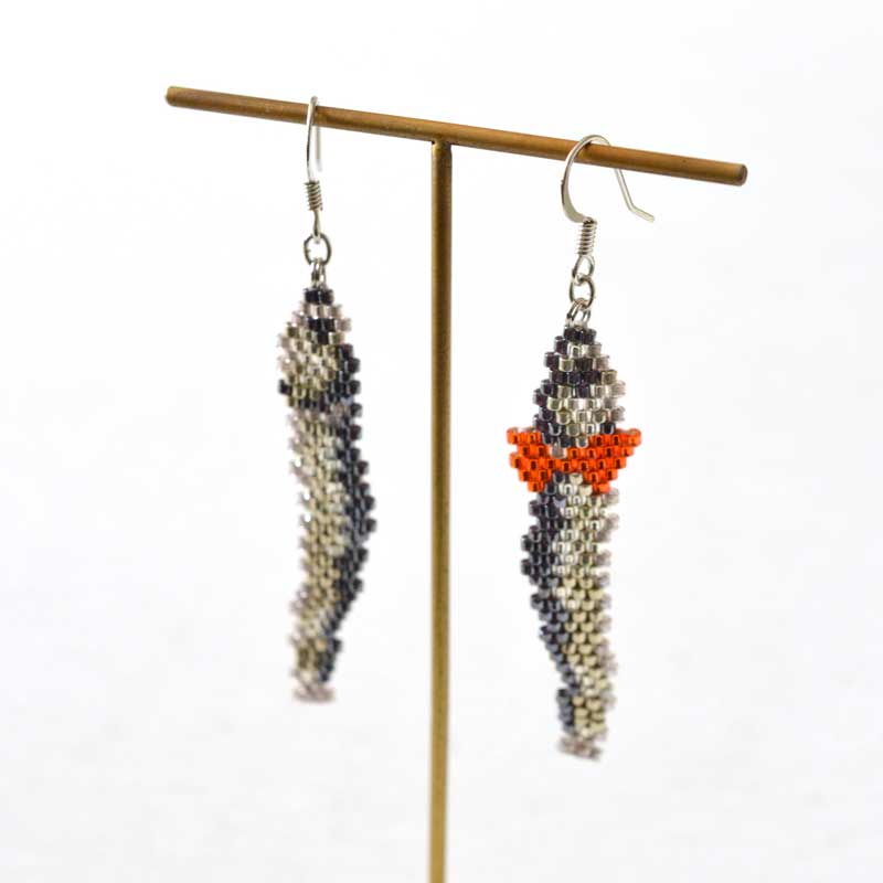 シェイプドステッチで作る煮干しカップルピアス