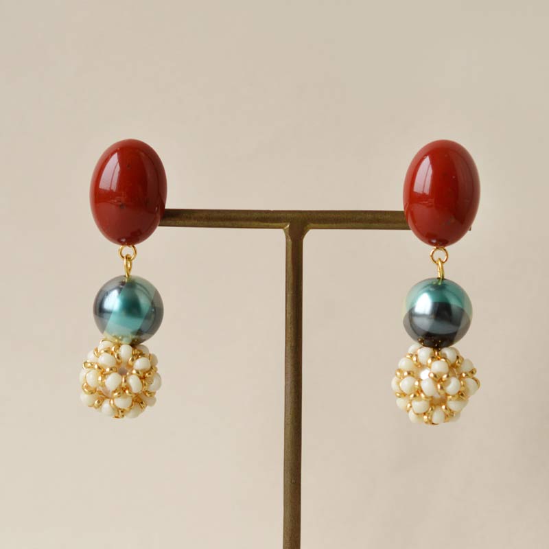 チェッカーパールとビーズボールのピアス