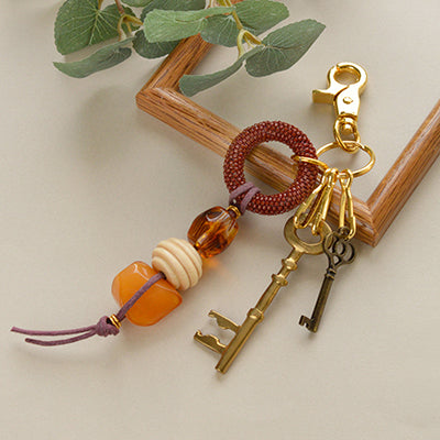 ハンドメイドの無料レシピ「チューブラーペヨーテリングのキーチャーム」