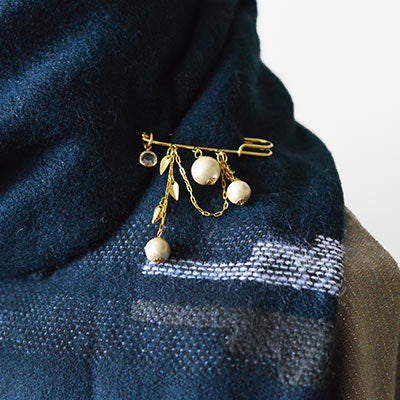 コットンパールとコンポーネントのファッションピン