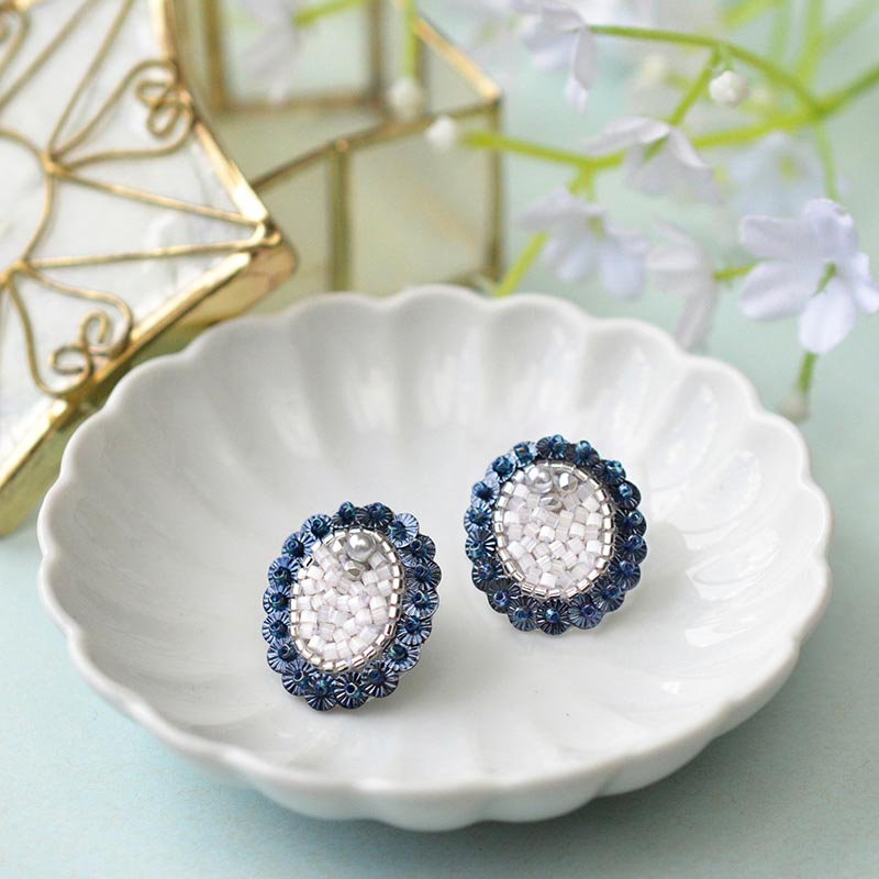 オーバルピアス
