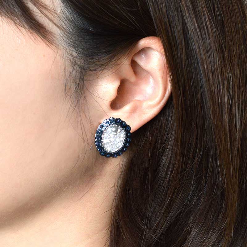 オーバルピアス
