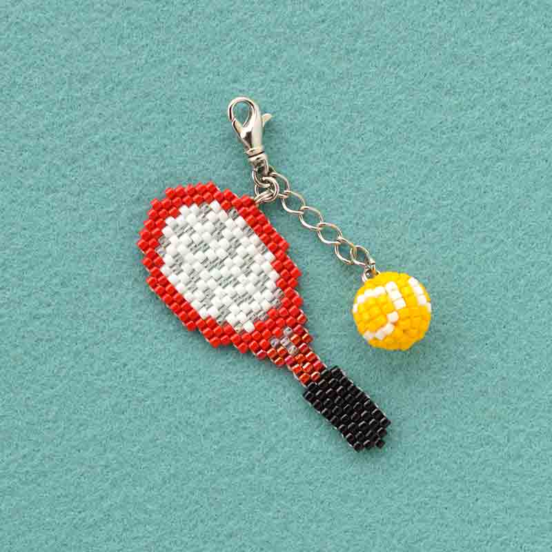 テニスボールとラケットのチャーム