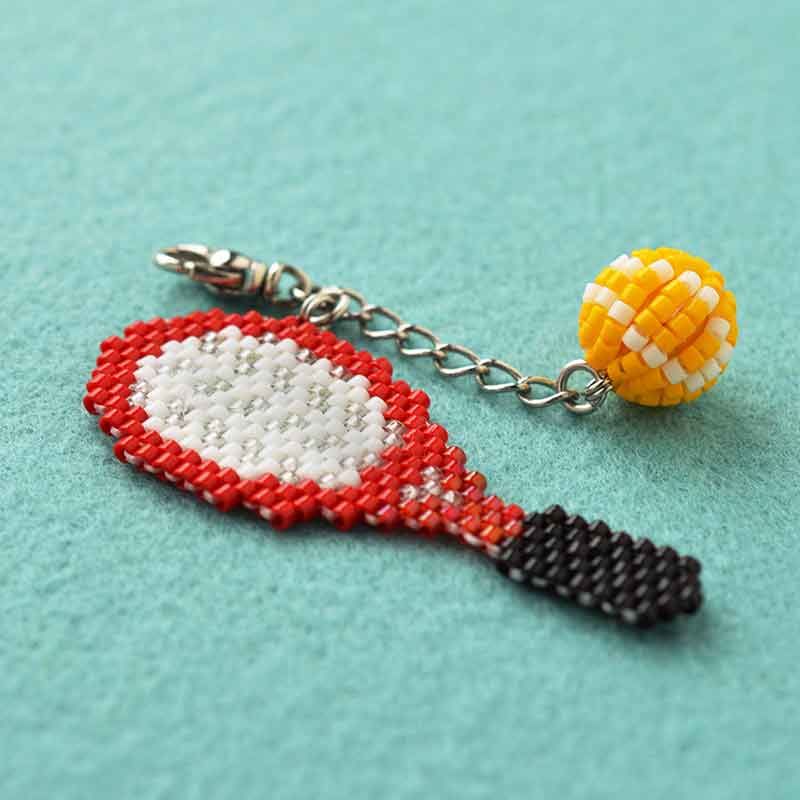 テニスボールとラケットのチャーム