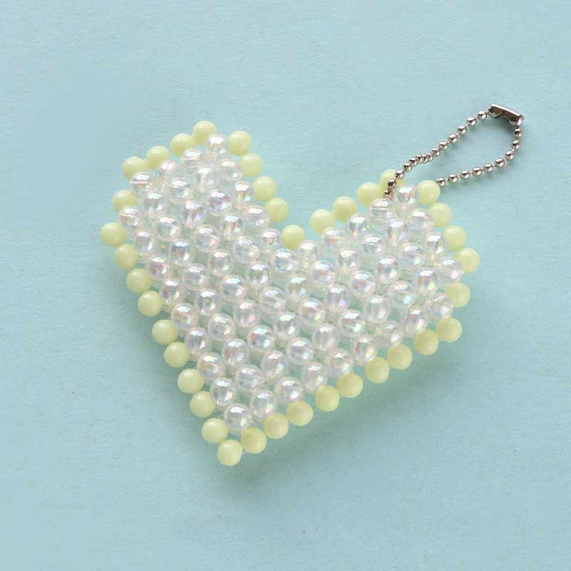 蓄光ビーズのビッグハートチャーム