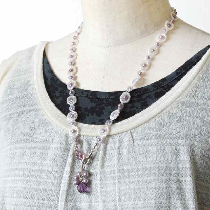 デージーステッチのパープルネックレス