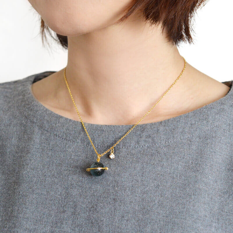 土星ペンダント