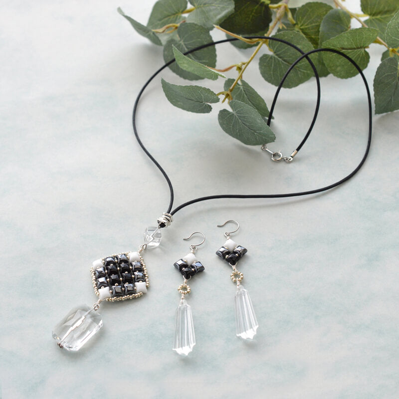 ワイブデュオビーズクリスタルネックレス＆ピアス