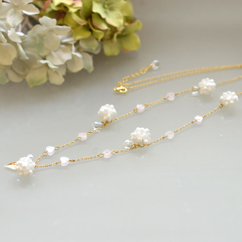 紫陽花のホワイトネックレス